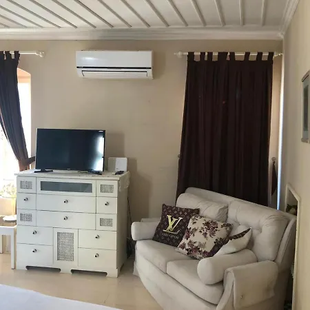 Aparthotel 8