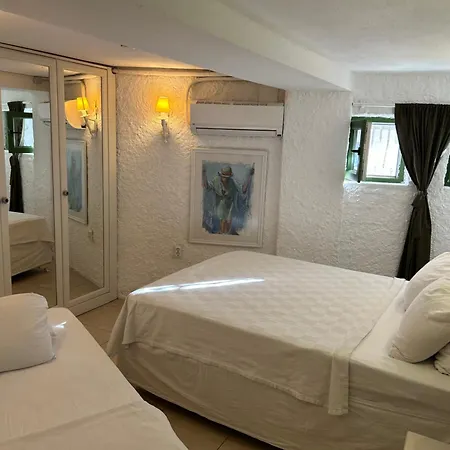 8 4* Μαρμαρίς