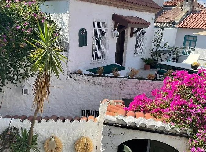 8 Aparthotel