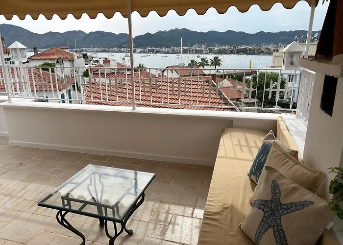8 Aparthotel 4*