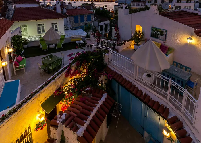 8 Aparthotel 4*