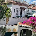8 Aparthotel