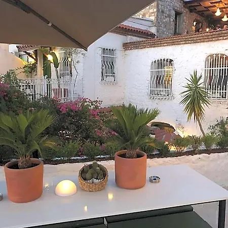 Aparthotel 8 4*