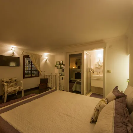 8 Aparthotel 4*