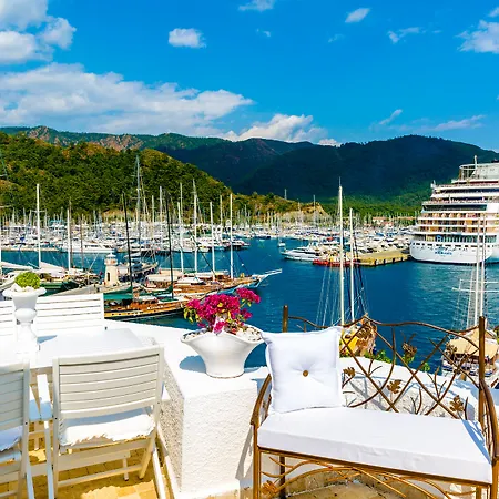 מלון דירות 8 4*