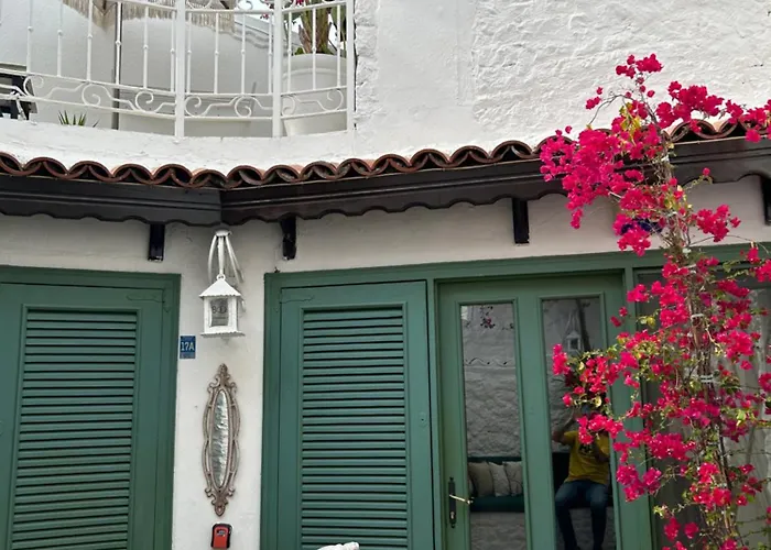 8 Hotel apartamentowy 4*