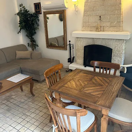 8 Ξενοδοχείο με διαμερίσματα Μαρμαρίς