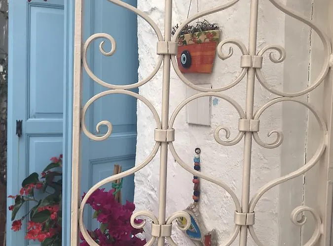 8 4* Μαρμαρίς